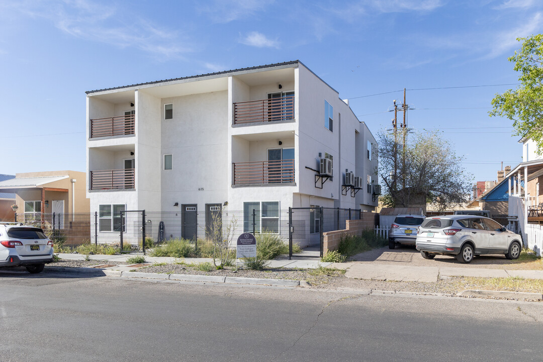 615 Iron Ave SW in Albuquerque, NM - Foto de edificio