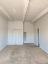 Royale La Habra in La Habra, CA - Foto de edificio - Building Photo