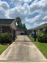 5607 Braesvalley Dr in Houston, TX - Building Photo - Building Photo