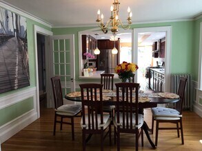 340 Common St, Unit 2 in Belmont, MA - Foto de edificio - Building Photo