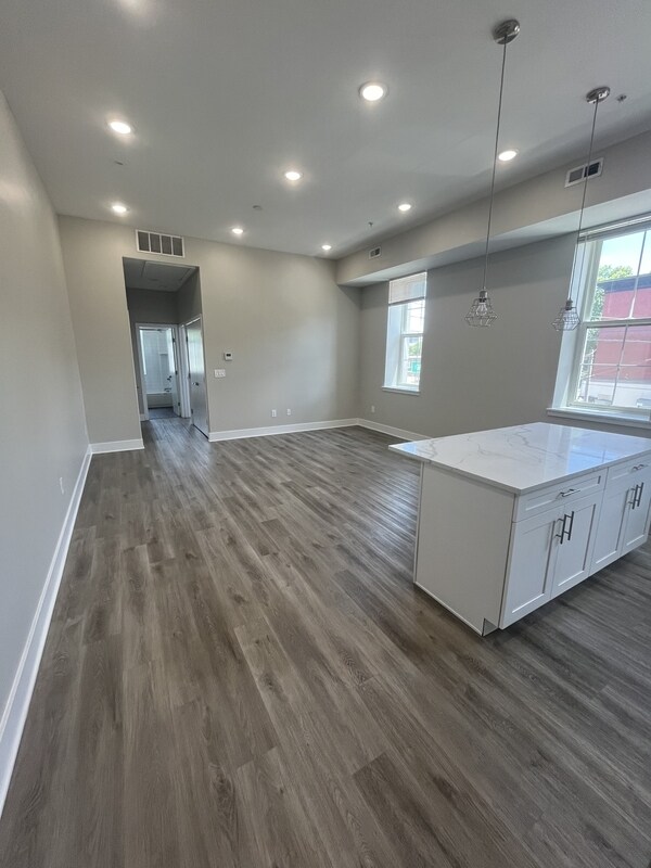 4000 W Girard Ave in Philadelphia, PA - Building Photo - Building Photo