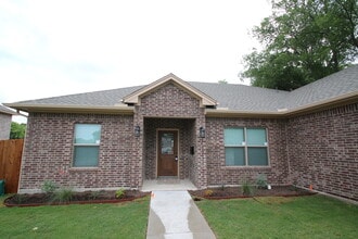 8009 Bangor Dr in Benbrook, TX - Building Photo - Building Photo