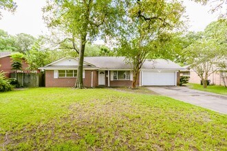 9753 Tappenbeck Dr in Houston, TX - Building Photo - Building Photo