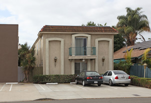 1233 Essex St in San Diego, CA - Building Photo