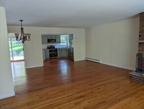 6 W Windy Bush Ln in Sparta, NJ - Building Photo - Building Photo