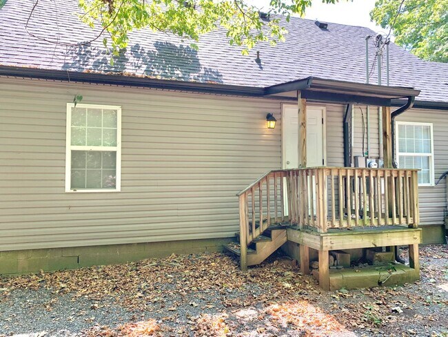 1541 Madison St-Unit -1541 Madison St B in Clarksville, TN - Foto de edificio - Building Photo