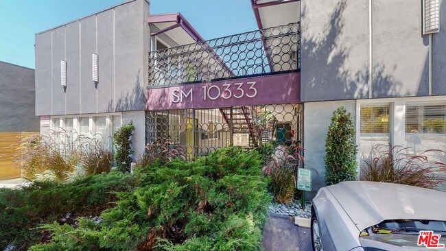 10333 Santa Monica Blvd in Los Angeles, CA - Building Photo - Building Photo