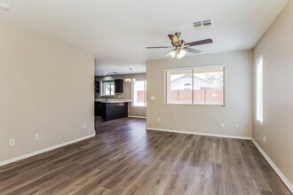 16648 W Moreland St in Goodyear, AZ - Foto de edificio - Building Photo