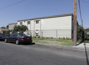 6935 Hinds Ave in North Hollywood, CA - Building Photo - Building Photo