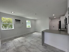 707 NW 3rd Ave in Pompano Beach, FL - Building Photo - Building Photo