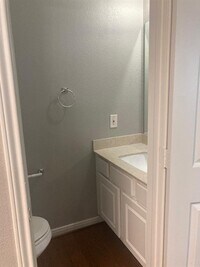 377 E Adoue St photo'