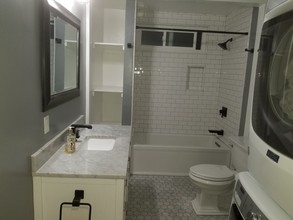 4436 Kingswell Ave in Los Angeles, CA - Building Photo - Building Photo