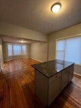 3026 E 80th St in Chicago, IL - Building Photo - Building Photo