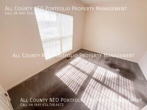 2919 Woodstone Dr in Lewis Center, OH - Building Photo - Building Photo