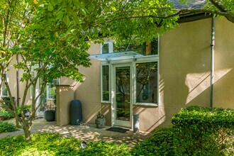 36 Moore St in Princeton, NJ - Building Photo - Building Photo