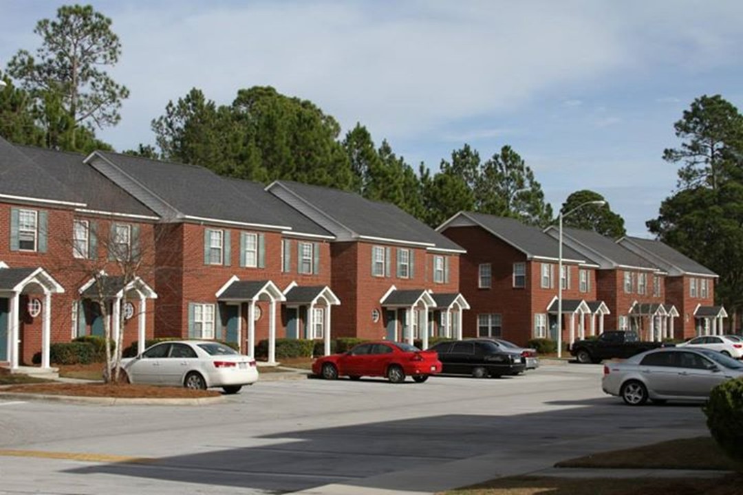 Townhomes at Whitehall in Jacksonville, NC - Building Photo