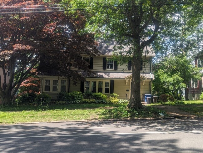 1634 Ella T Grasso Blvd in New Haven, CT - Building Photo - Building Photo