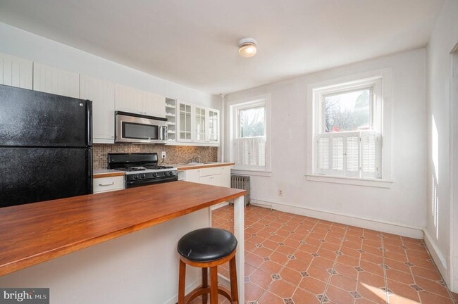 5838 Henry Ave in Philadelphia, PA - Building Photo - Building Photo