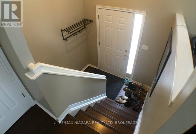 138 Carlton St in St Catharines, ON - Building Photo - Building Photo