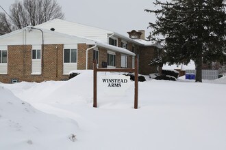 21 Winston Dr in Rochester, NY - Foto de edificio - Building Photo