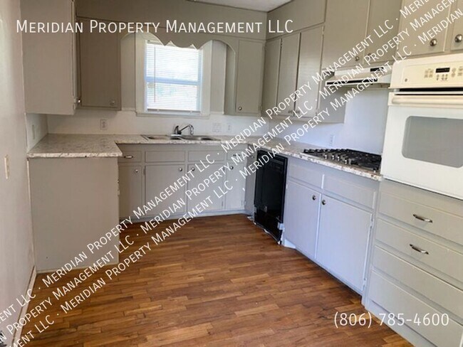 2420 30th St in Lubbock, TX - Building Photo - Building Photo