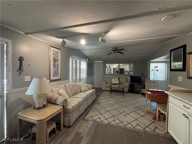 60 Channel Ln in Ft. Myers, FL - Building Photo - Building Photo