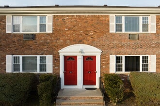 Manchester Village in Wayne, NJ - Foto de edificio - Building Photo