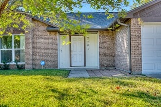 2701 Knoxville Dr in League City, TX - Building Photo - Building Photo