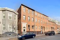 758 E 6th St, Unit 3 in Boston, MA - Foto de edificio - Building Photo