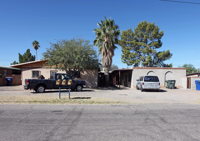 2513-2517 N Richey Blvd in Tucson, AZ - Foto de edificio - Building Photo