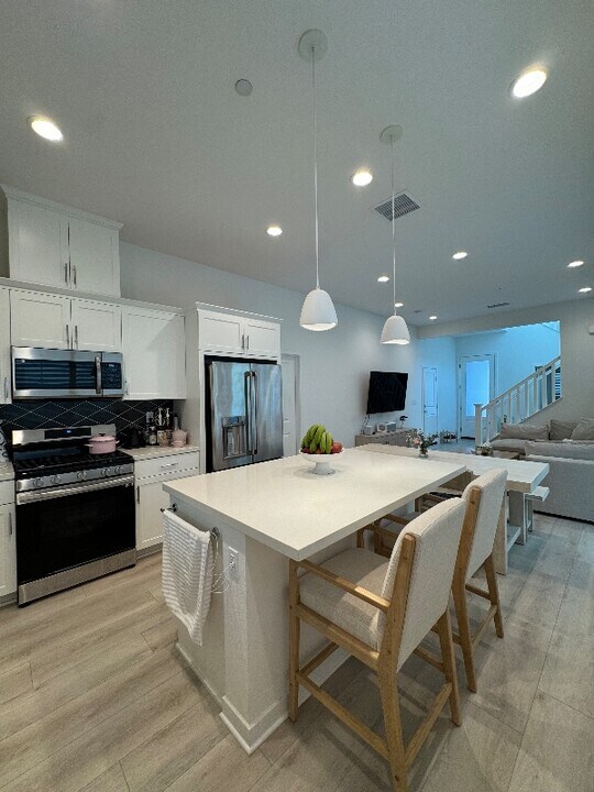 1 Nuvo Parkside in Ontario, CA - Building Photo