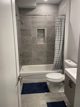 5237 Chancellor St in Philadelphia, PA - Foto de edificio - Building Photo