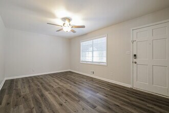 2255 Emerald Castle Dr in Decatur, GA - Building Photo - Building Photo