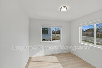 810 S 19th St in Philomath, OR - Building Photo - Building Photo