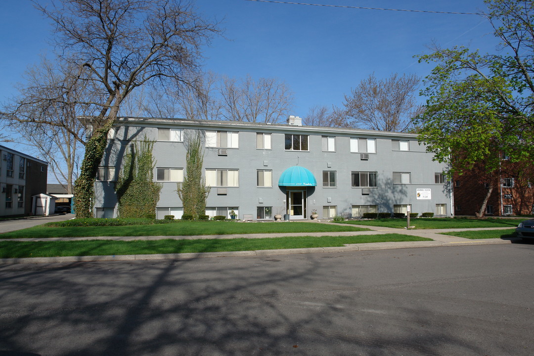 Kimberly House in Lansing, MI - Building Photo