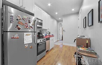 Spacious 3BR Apartment in Prime Bushwick | Skylight, Laundry, Courtyard | No Fee, Unit 1L in Brooklyn, NY - Building Photo - Building Photo