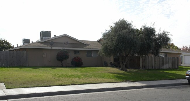 1840-1846 Carter Way in Atwater, CA - Building Photo - Building Photo