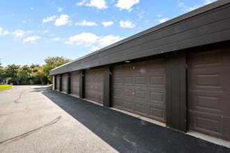 1255 N Sterling Ave in Palatine, IL - Building Photo - Building Photo