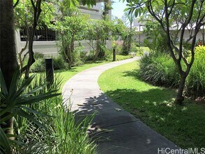 215 N King St in Honolulu, HI - Building Photo - Building Photo