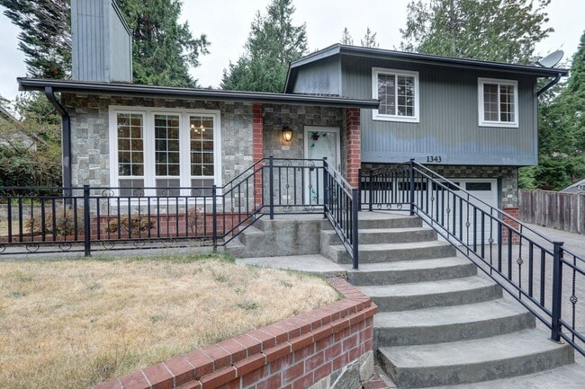 1343 222nd Pl NE in Sammamish, WA - Building Photo - Building Photo