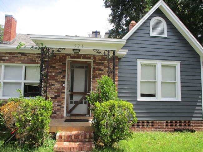 property at 924 SW 5th Ave