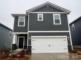 1432 Wildflower St in Newton, NC - Building Photo