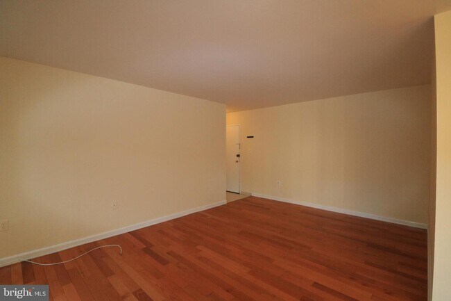 12205 Academy Way-Unit -191 in Rockville, MD - Foto de edificio - Building Photo
