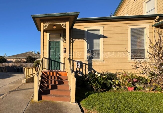 2 Cassidy St in Salinas, CA - Building Photo - Building Photo
