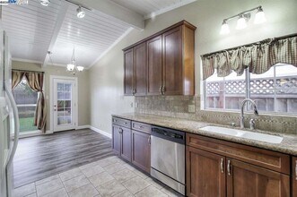 623 Pineview Dr in San Jose, CA - Foto de edificio - Building Photo