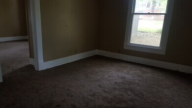 1845 Clarksville St in Paris, TX - Building Photo - Building Photo