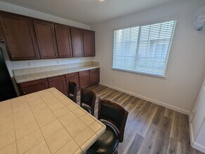 910 Sierra View Cir in Lincoln, CA - Building Photo - Building Photo