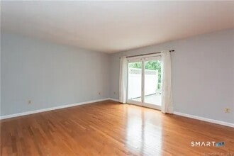 21 Norman Dr in Glastonbury, CT - Building Photo - Building Photo