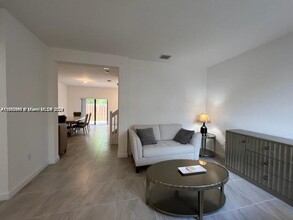 327 NE 208th Terrace in Miami, FL - Building Photo - Building Photo