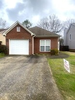 422 Holland Lakes Dr N in Pelham, AL - Building Photo